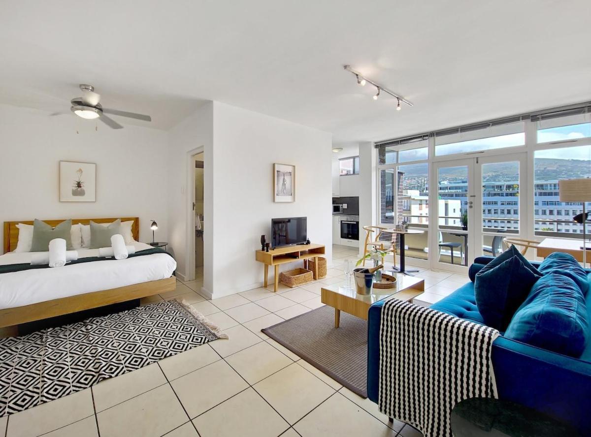 Cosy, Central, Homely Feel *