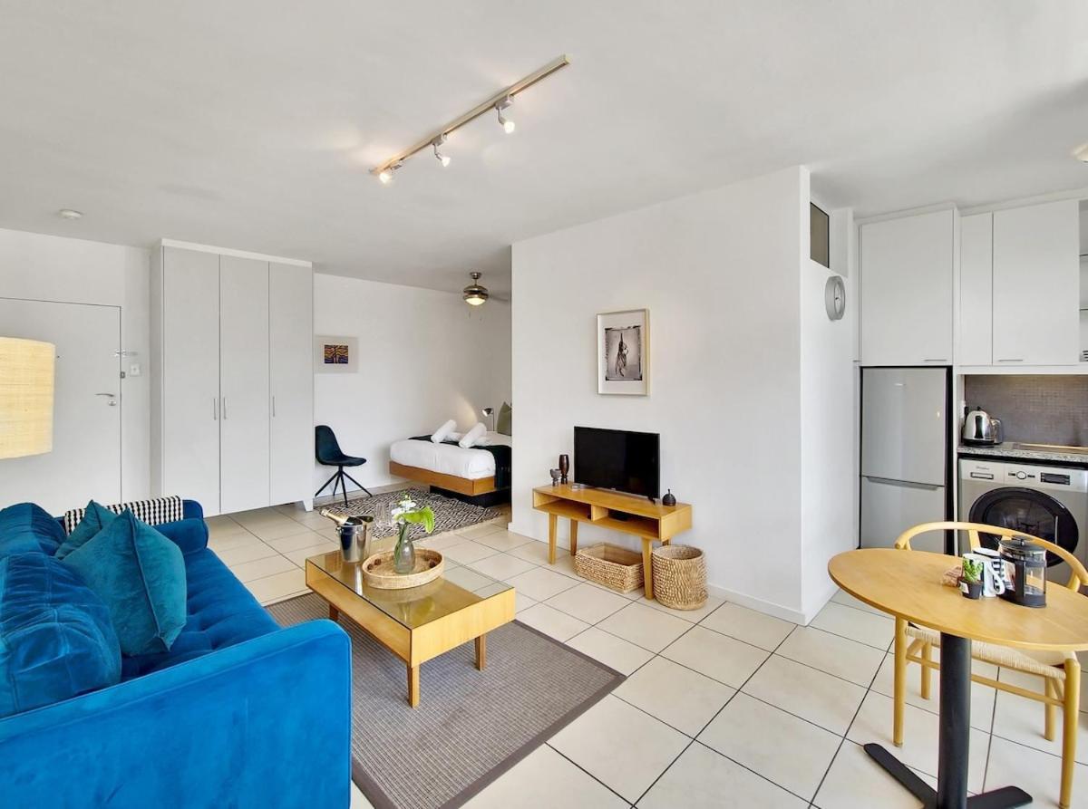 Cosy, Central, Homely Feel * Cape Town