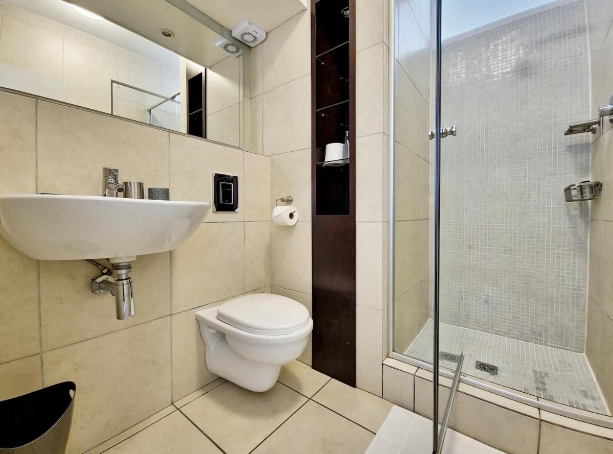 Cosy, Central, Homely Feel Apartment Cape Town